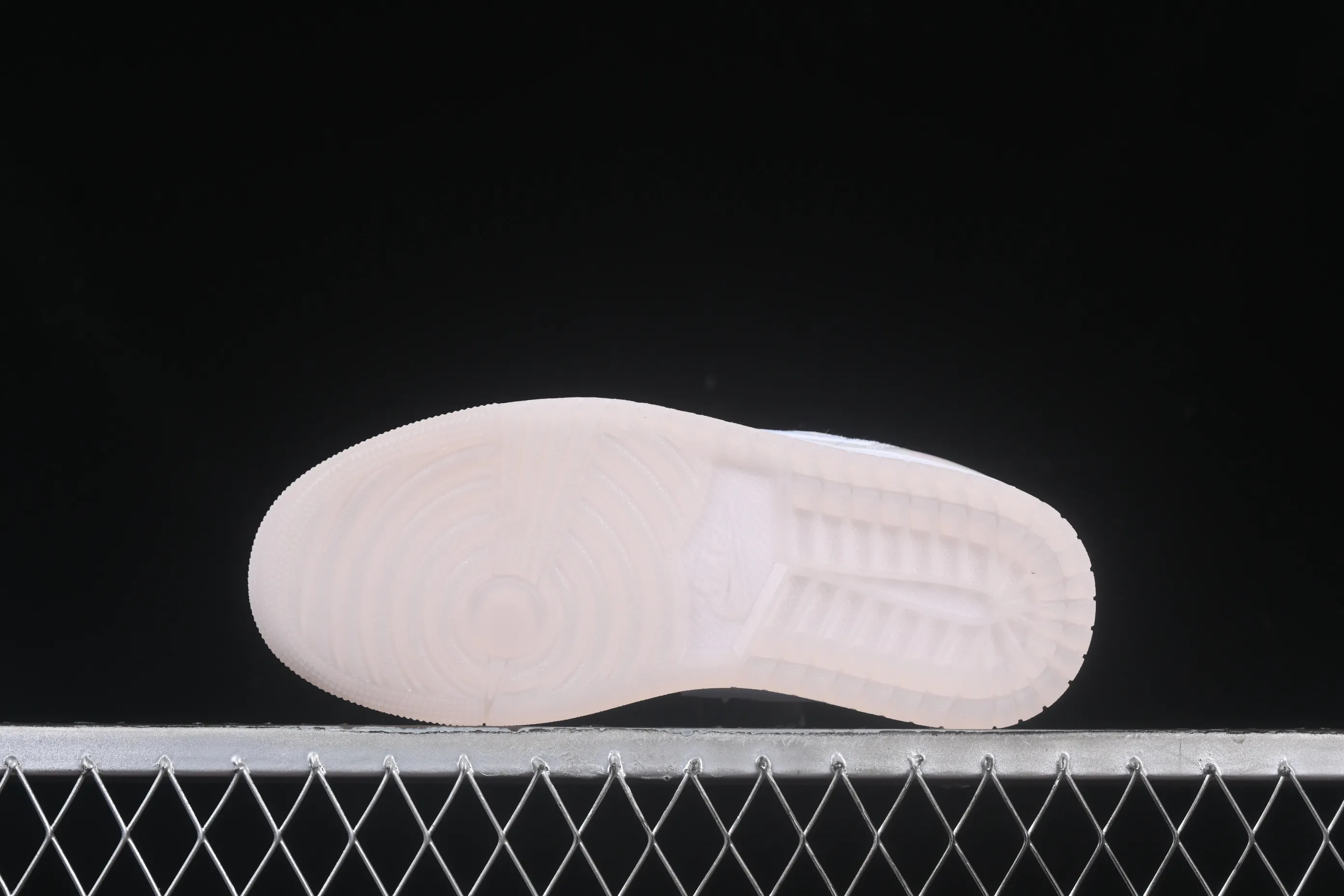 All Categories Air Jordan Jordan Series Basketball Shoes Air Jordan 1 Low Air Jordan 1 Low "Year of the Snake 2025" AJ1 Joe 1 Beige Symphony Pearlescent Low-top Cultural Basketball Shoes HF4080-001